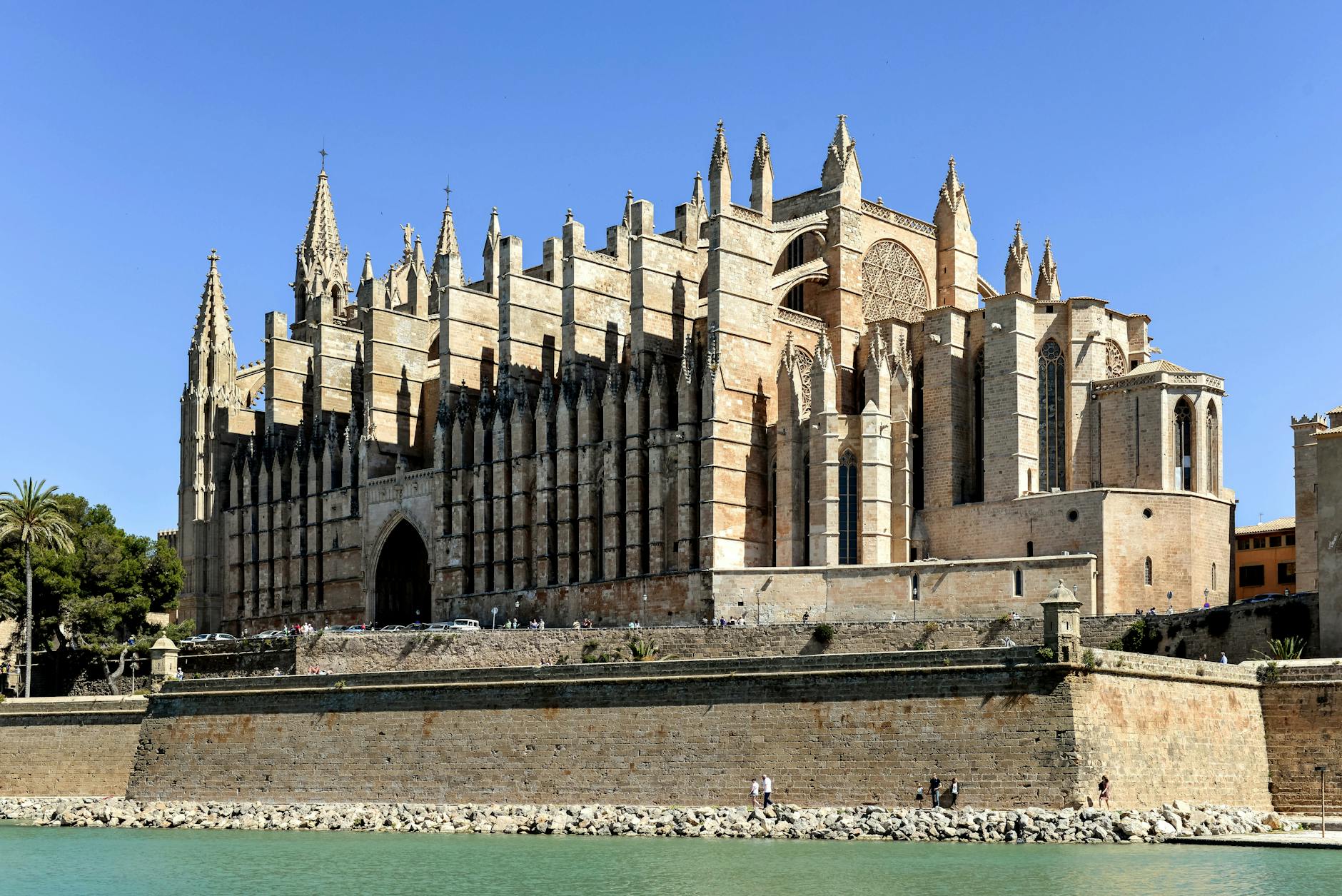 Palma de Mallorca Cathedral La Seu waterfront